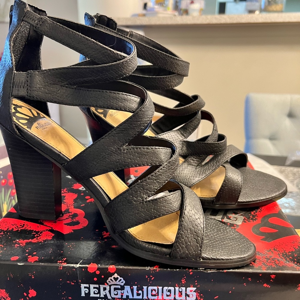 Fergalicious Black strappy heel sz10